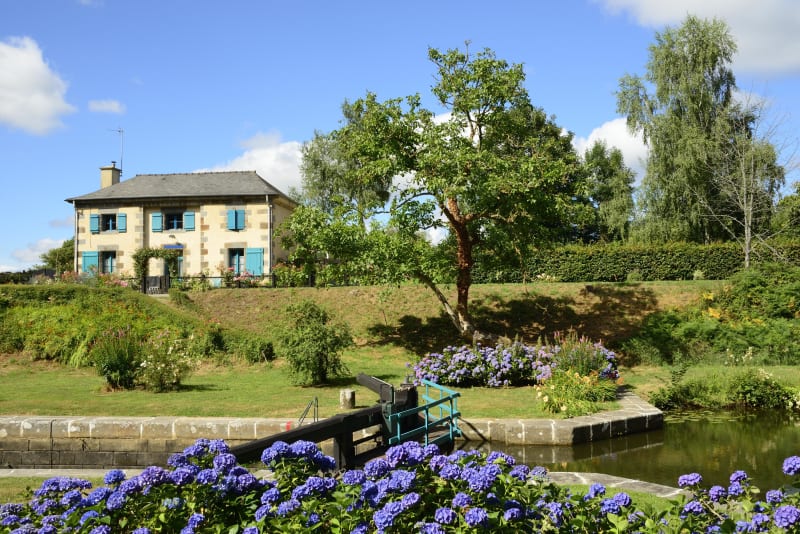Hédé-Bazouges et flâner le long d'un canal bucolique - Hédé-Bazouges