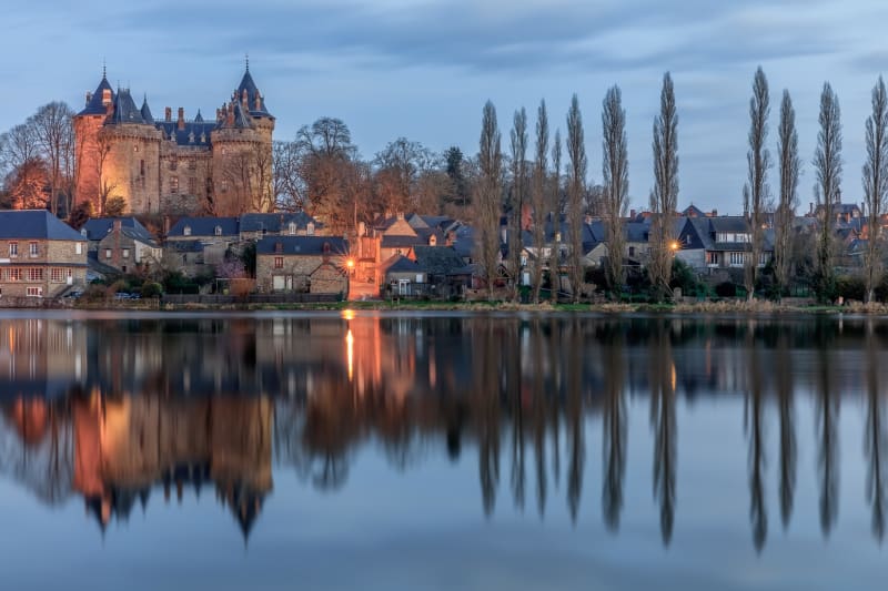 Combourg et balade romantique autour du lac Tranquille - Combourg