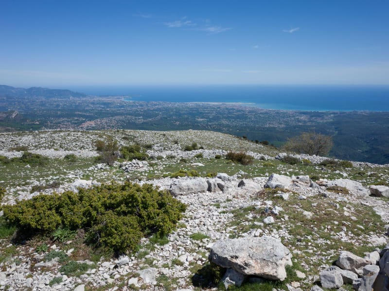 Puy de Tourrettes et Pic de Courmettes depuis Courmes - Courmes