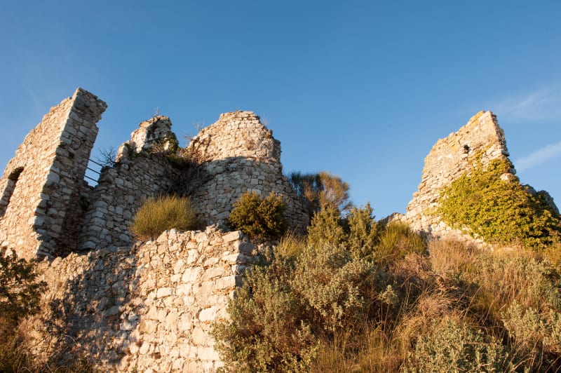 Châteauneuf-Villevieille et escapade sur la crête du mont Macaron - Châteauneuf-Villevieille