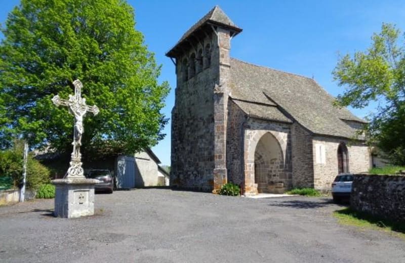 Village de Labrousse et beauté de la campagne aurillacoise - Labrousse