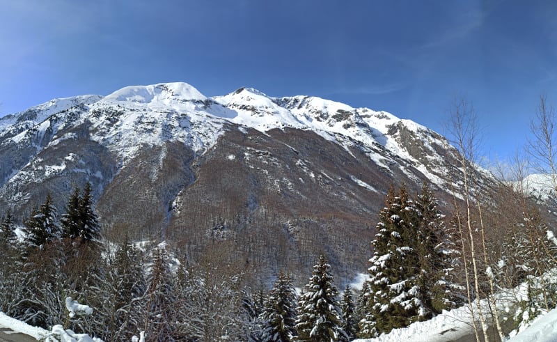 Sacrée expérience à raquette à la Mure et paysages inspirants - Ornon