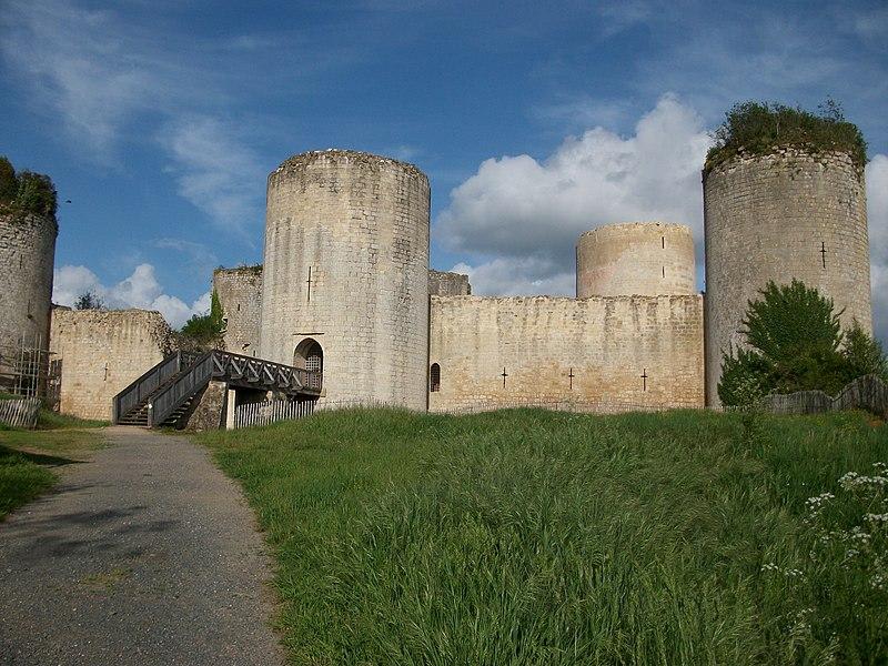 Tours de Coudray-Salbart et détours de Sèvre Niortaise - Echiré