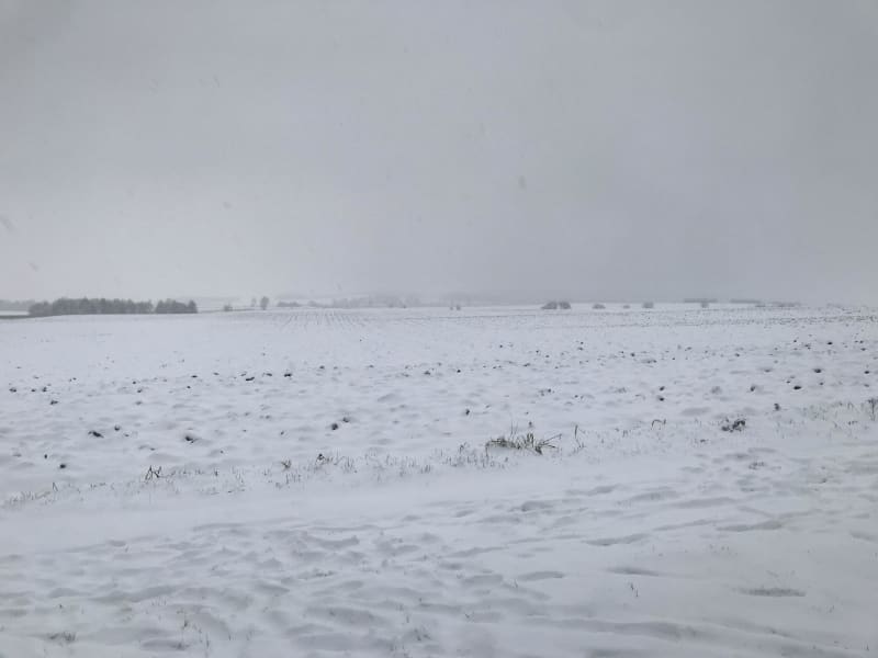 Village d'Etreillers et balade rurale le long des champs - Etreillers
