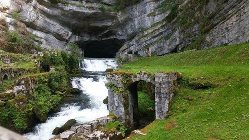 Boucle des sources et petit bout du GR® 145 dans le Doubs - Mouthier-Haute-Pierre