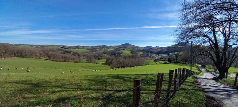 Bonloc et vues magnifiques sur les sommets pyrénéens - Bonloc