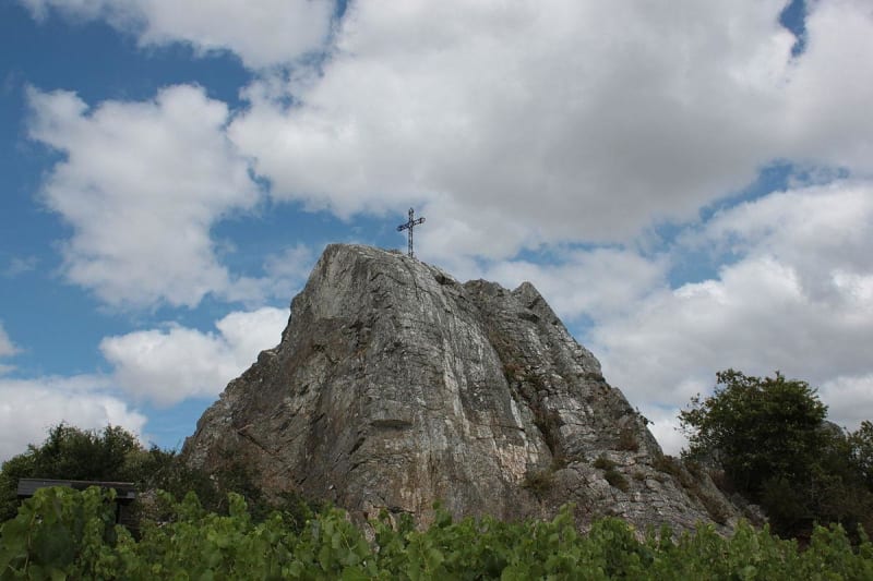 Vignoble d'Ancenis-Saint-Géréon et menhir du néolithique - Ancenis-Saint-Géréon