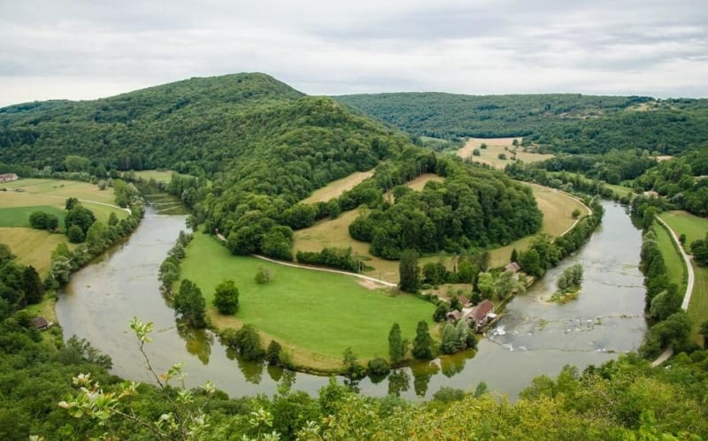 Grand Méandre de la Loue et village pittoresque - Chenecey-Buillon