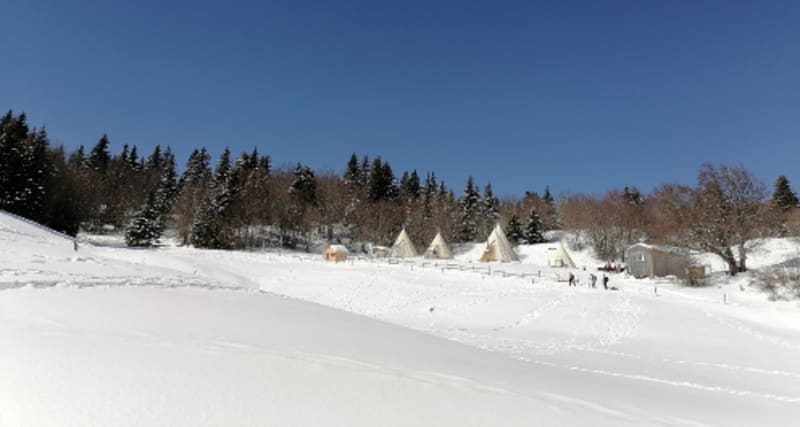 Chalets de Crolles et virée insolite au village tipi - Montcel