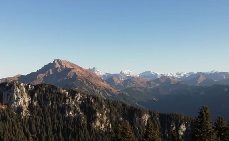 Pointe d’Autigny et superbe panorama sur les crêtes - Ubine