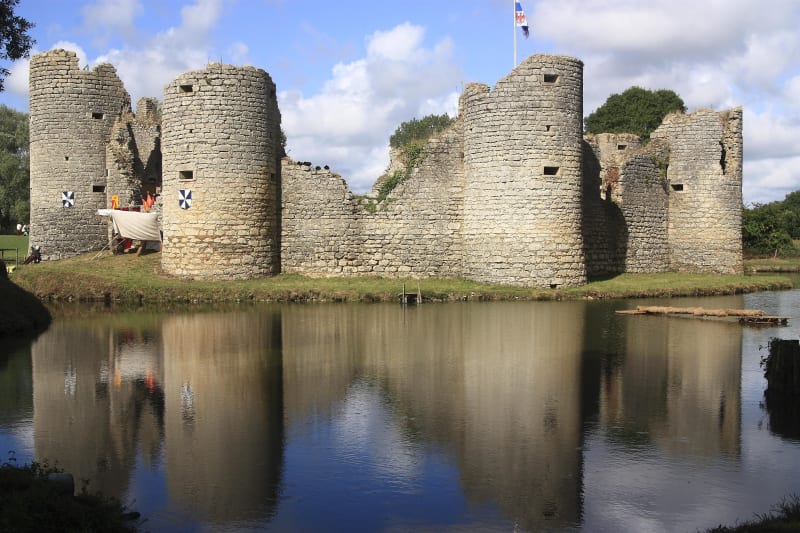 Vestiges du château de Commequiers et pierres surprenantes - Commequiers