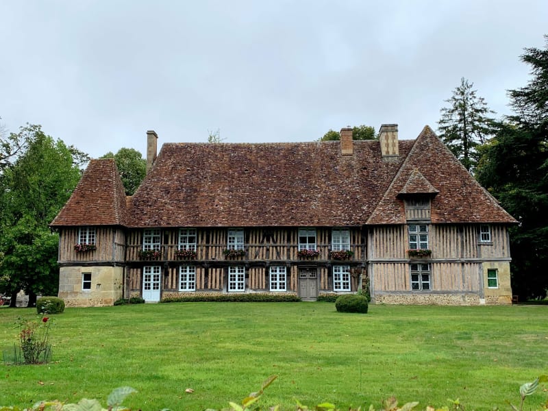 Elle n'est pas belle la vie à Bellou dans le pays d'Auge?! - Livarot-Pays-d'Auge (Bellou)