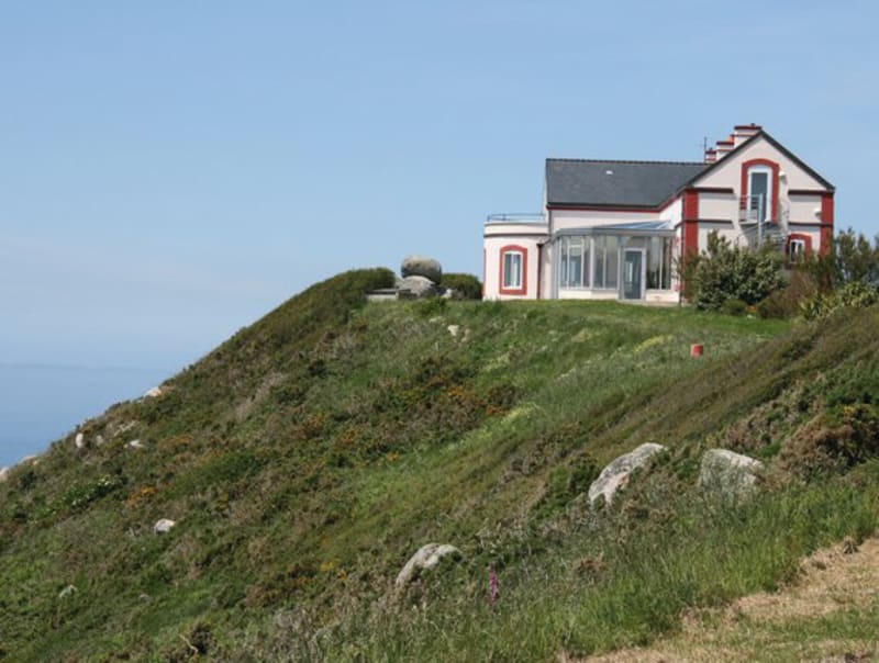 Entre bois et falaises, voir la vie en rose à Flamanville - Flamanville