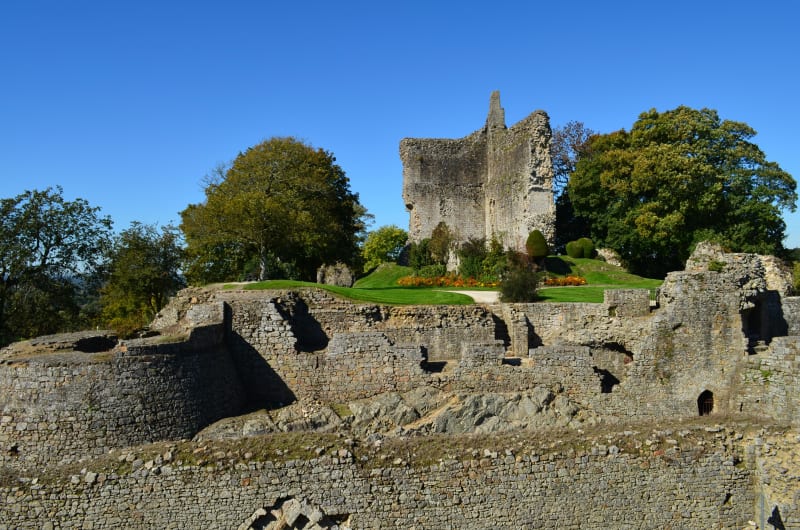 Domfront Château romantique et paysages arthuriens - Domfront en Poiraie
