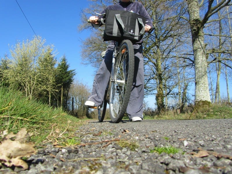 A vélo - Domfront Le Roi Arthur - Domfront