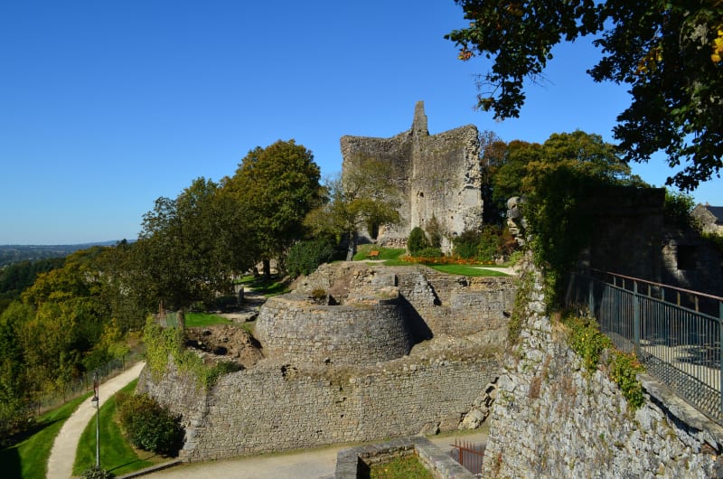 Visite de Domfront, son château et ses siècles d'histoire - Domfront