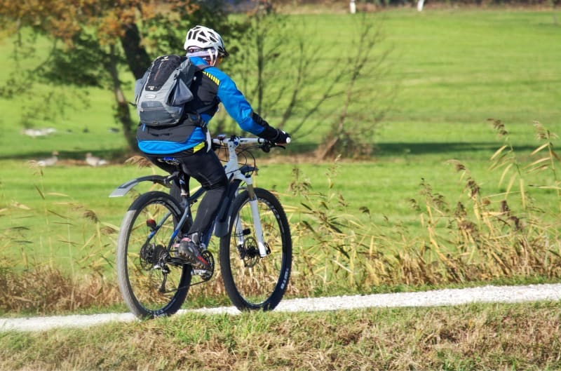 Échappée à VTT à Miramas, entre ombre et lumière - Miramas