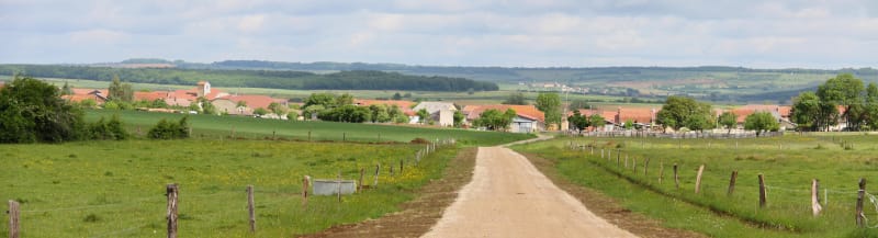 Neufchâteau et se mettre sur son 31 le long de la Meuse - Neufchâteau