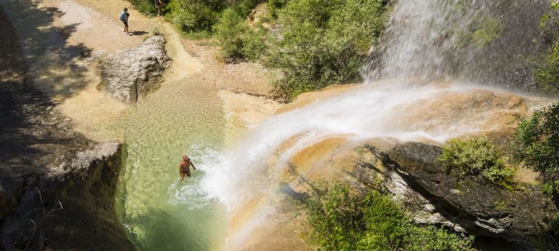 Rochecolombe, son ambiance médiévale et sa cascade - Rochecolombe