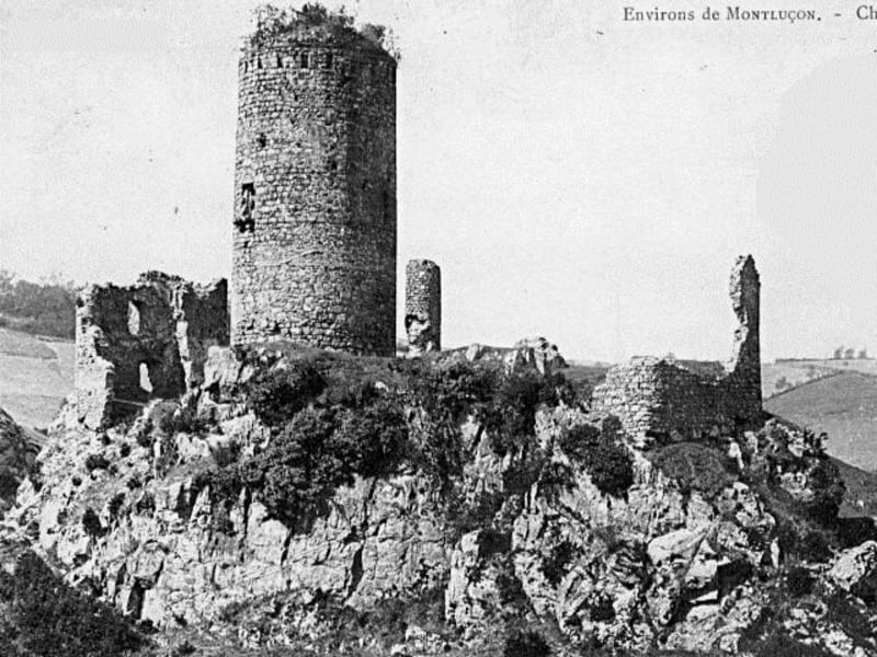 Château de l'Ours et belle rasade de Bourbonnais - Sainte-Thérence