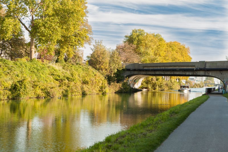 Œuvres monumentales, bois et rivière à vélo - Torcy