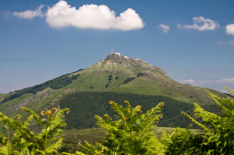 Ascension jusqu'au pic Pilotalekugaña et vue sur La Rhune - Sare