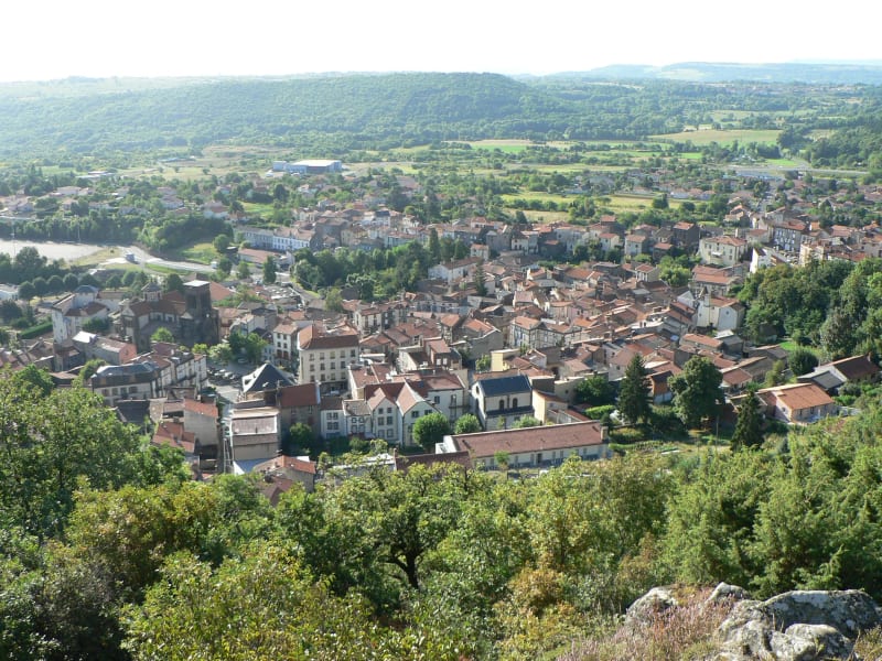 Tour de la Réserve naturelle des Cheires et Grottes de Volvic - Volvic