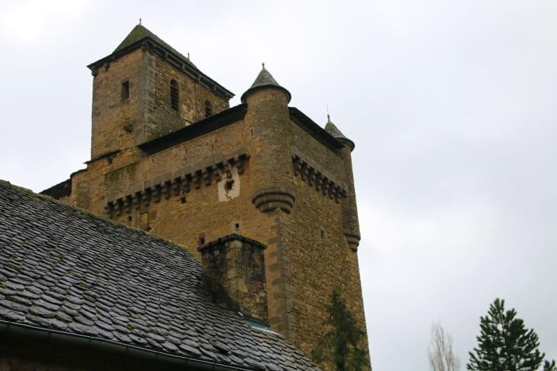 Inières, son église fortifiée et sa nature verdoyante - Sainte-Radegonde