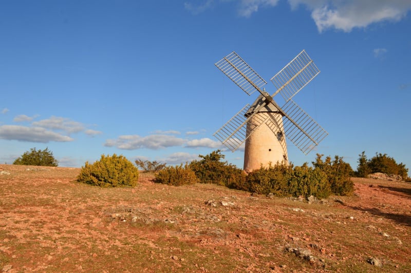 Visite de La Couvertoirade et son superbe moulin de Rédounel - La Couvertoirade
