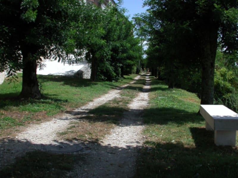 Tournon-d'Agenais / Bénès, la bastide vue du sud - Tournon-d'Agenais