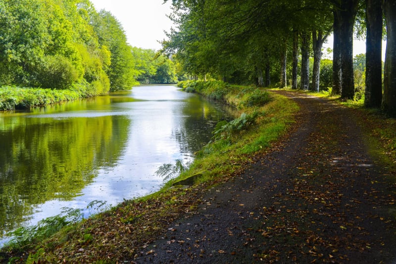 Canal de Nantes à Brest et petit bout du GR® 37 à Glomel - Pont ar Len, Glomel