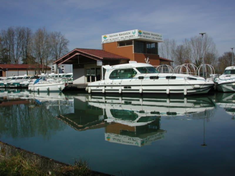 Buzet, un pont-canal sur la Baïse - Buzet-sur-Baïse