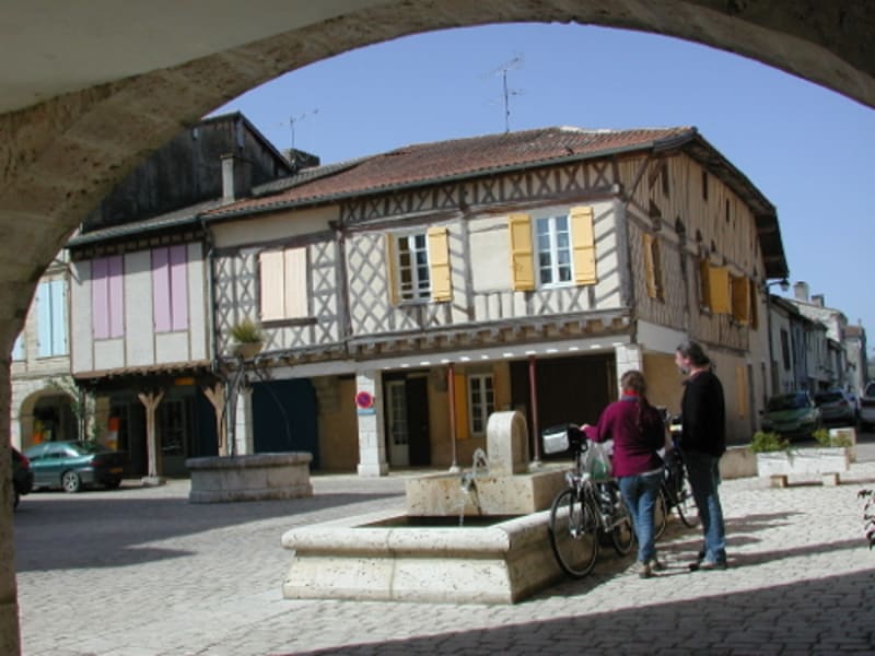 Damazan, la bastide du Canal de Garonne - Damazan