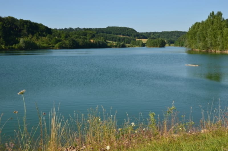 Castella, randonnée vers le lac d'Arasse et l'église de Sembas - Castella