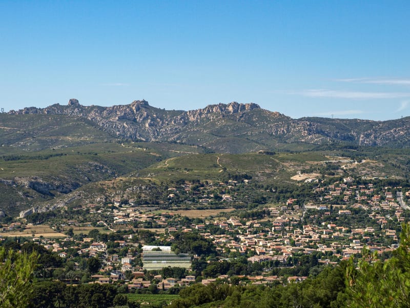 Plan-de-Cuques et évasion à travers le vallon de la Mauvelle - Plan-de-Cuques