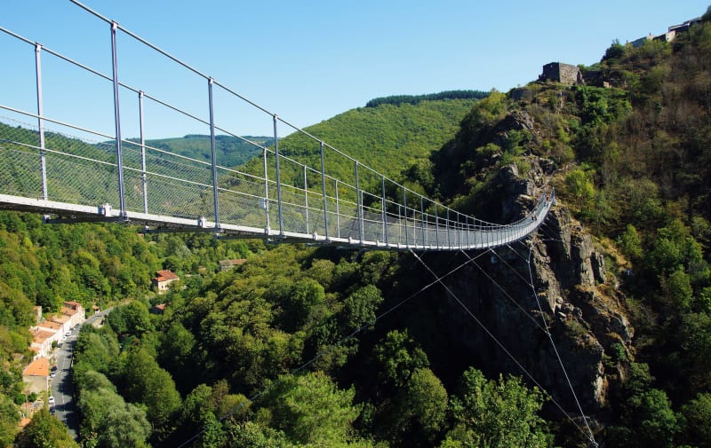 Passerelle de Mazamet et village médiéval d'Hautpoul - Les Cabanes du Gua, Hautpoul