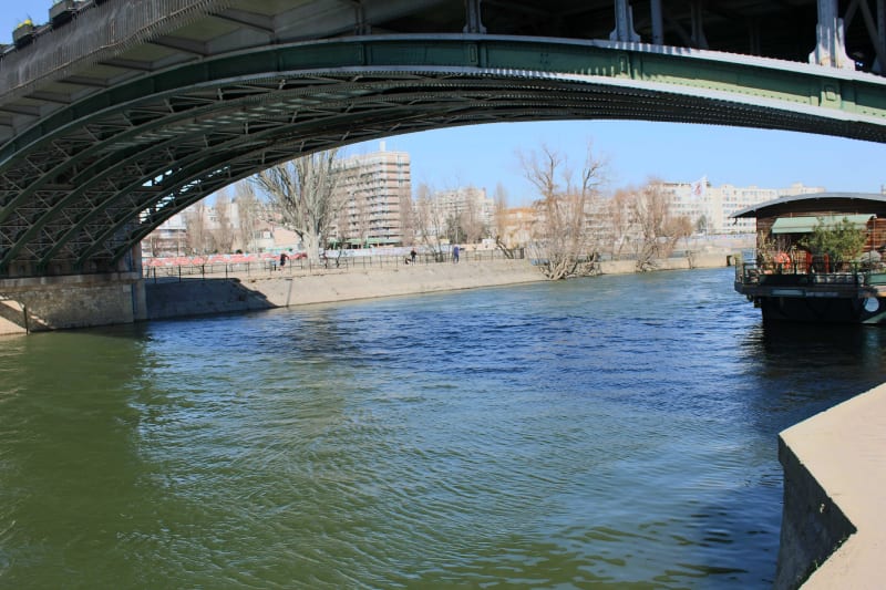 De Suresnes à Puteaux à vélo - Paris