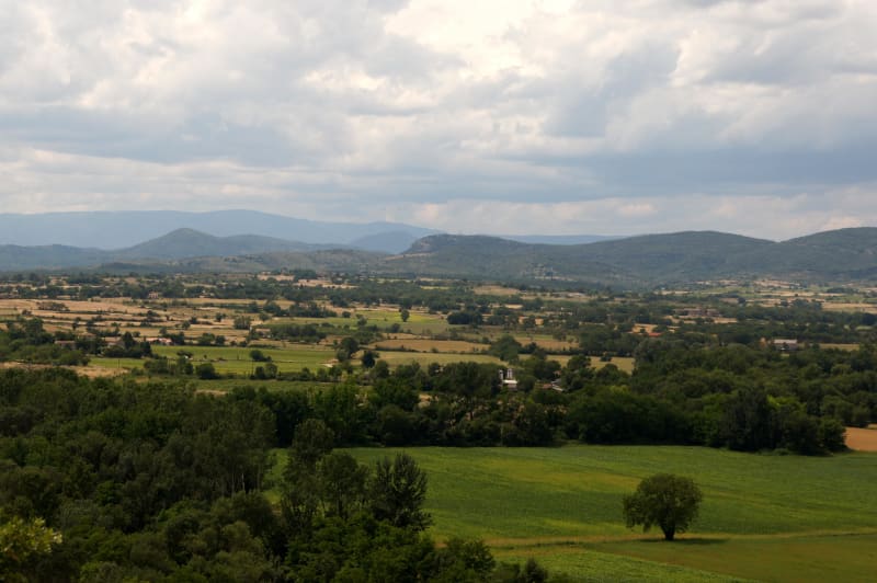 Depuis Cabrières, plongée dans la campagne verdoyante - Cabrières