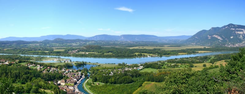 Circuit de la Pierre Noire et vue jurassienne - Chanaz