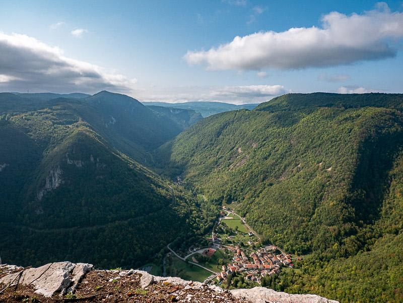 Chaley et vue de rêve sur la vallée au Rocher du Grand Sangle - Chaley