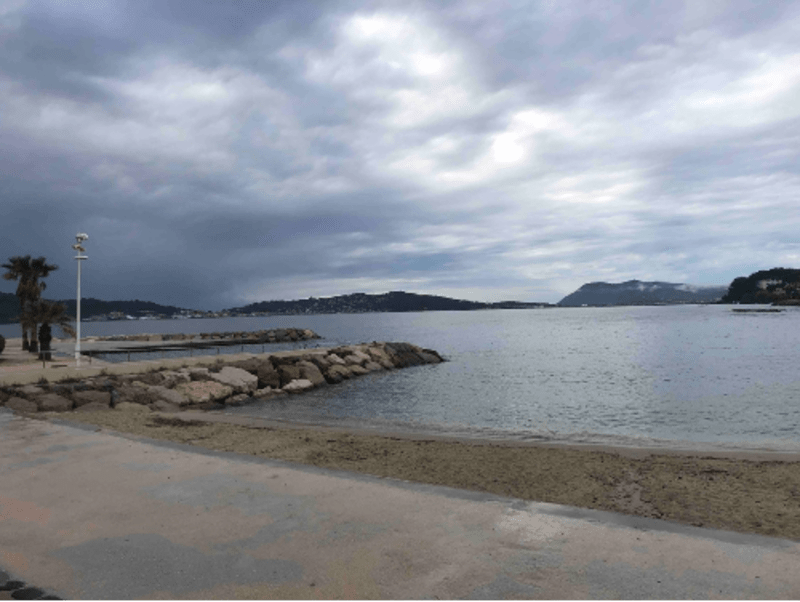 Les plages du Mourillon entre copains - Toulon