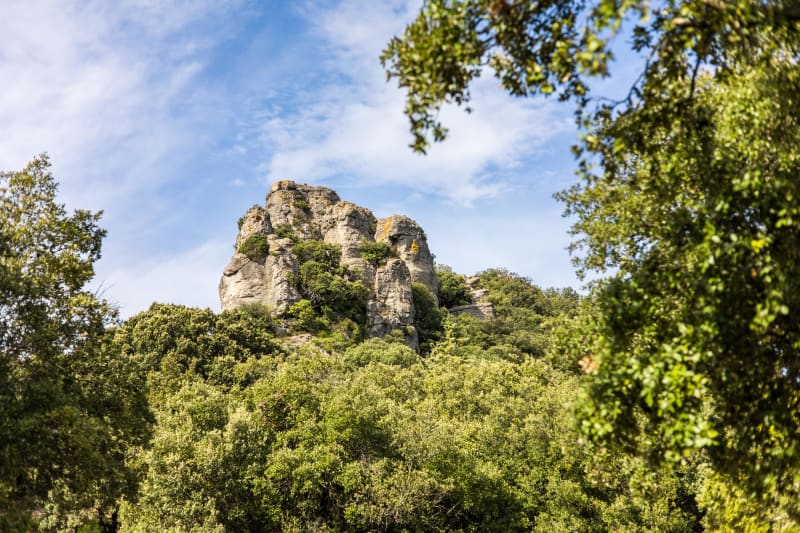 Saint-Saturnin-de-Lucian : des vignes au Rocher des Vierges - Saint-Saturnin-de-Lucian