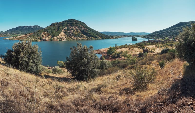 Lac du Salagou : excursion intrigante au hameau des Vailhés - Celles