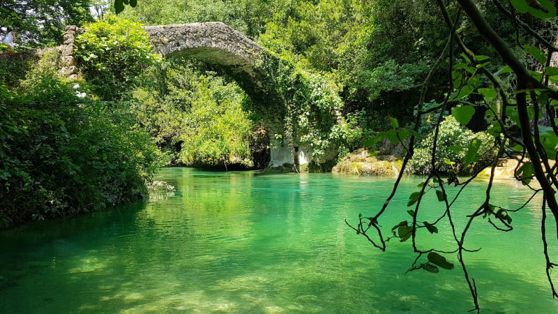 Montauroux et émerveillement devant le pont des Tuves - Montauroux