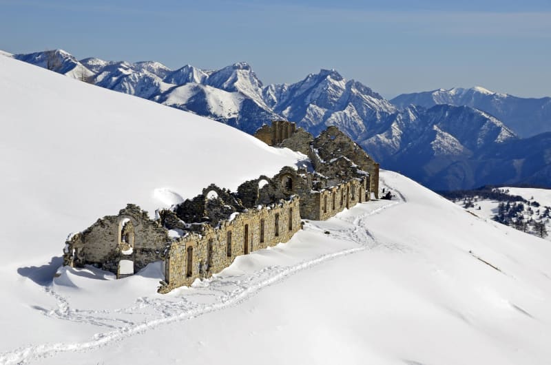 Authiontoren en winterzicht - Station-Turini-Camp-d'Argent