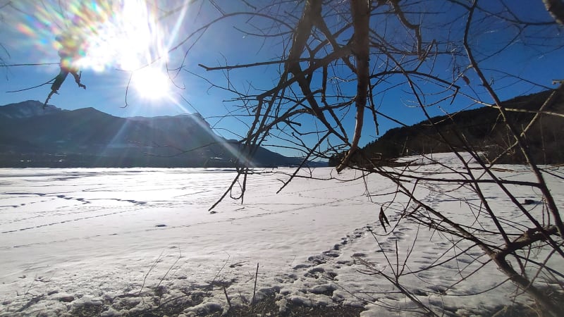 Lac de Serre Ponçon l'hiver, coté Embrun - Embrun