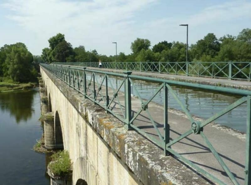 Boucle du canal, du "paradis" à Digoin(pont-canal) - Vitry-en-Charollais