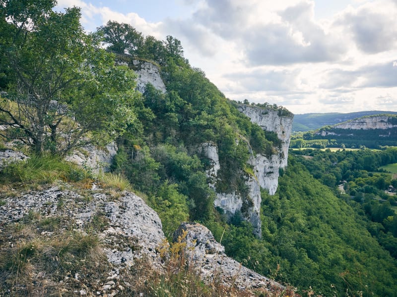 Vieilles pierres et belle vallée - Brengues