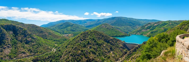 Randonnée lozérienne au bord d'un lac bien gardé - Villefort