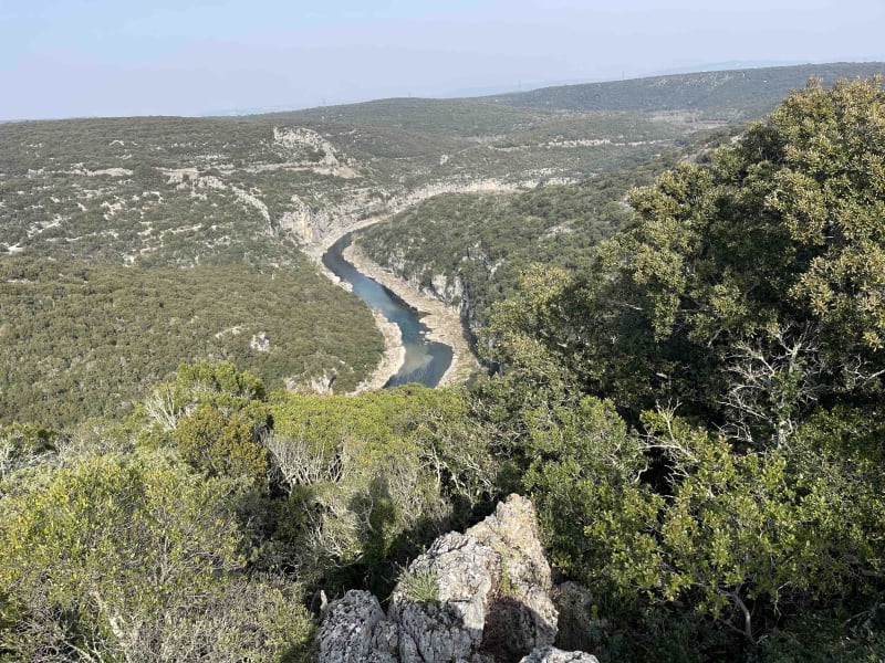 En prendre plein la vue du haut des Rochers de Castelviel - Saint-Martin-d'Ardèche